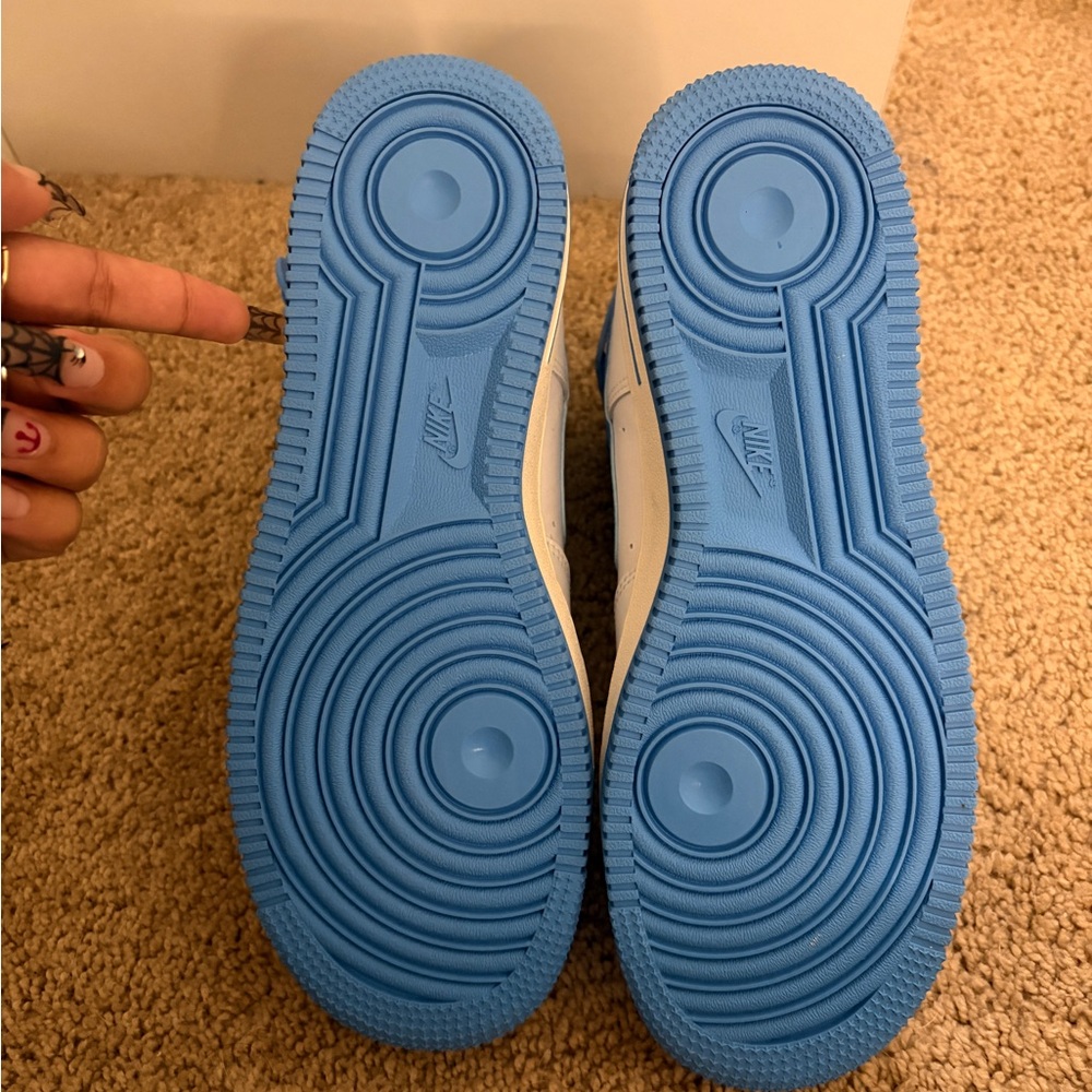 light blue and white nike air force 1 high tops with removable velcro strap - Picture 8 of 9